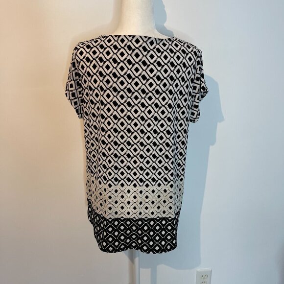Chico's Short Sleeve Black & White Blouse size Large (Chico's 2) - Picture 2 of 4